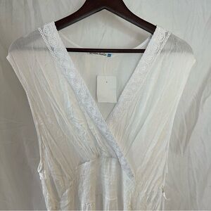 Women’s Plus Size Given Kale White Sleeveless Dress